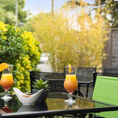 The Originals City, Hotel Dau Ly, Lyon Est Bron Exterior photo