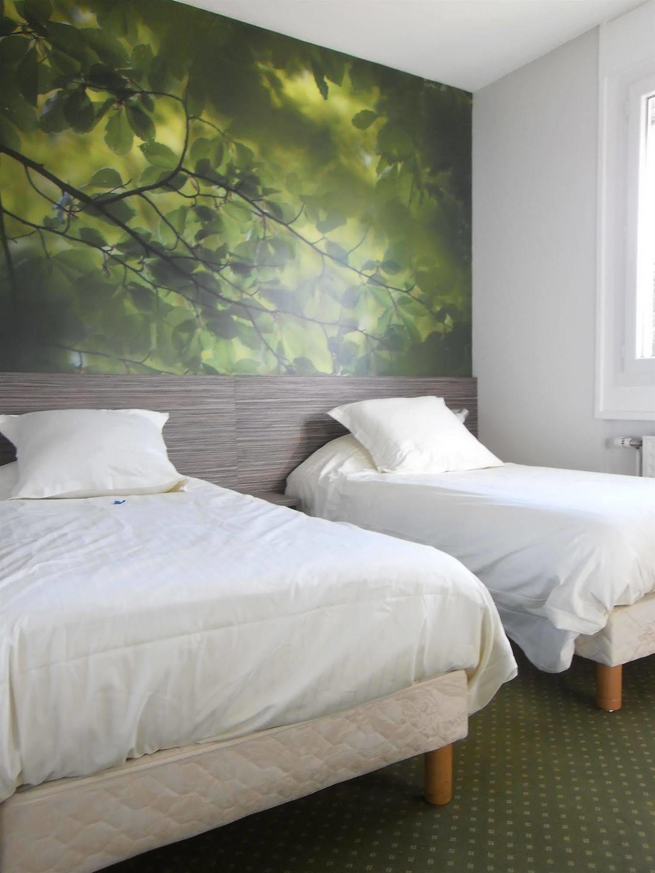 The Originals City, Hotel Dau Ly, Lyon Est Bron Exterior photo
