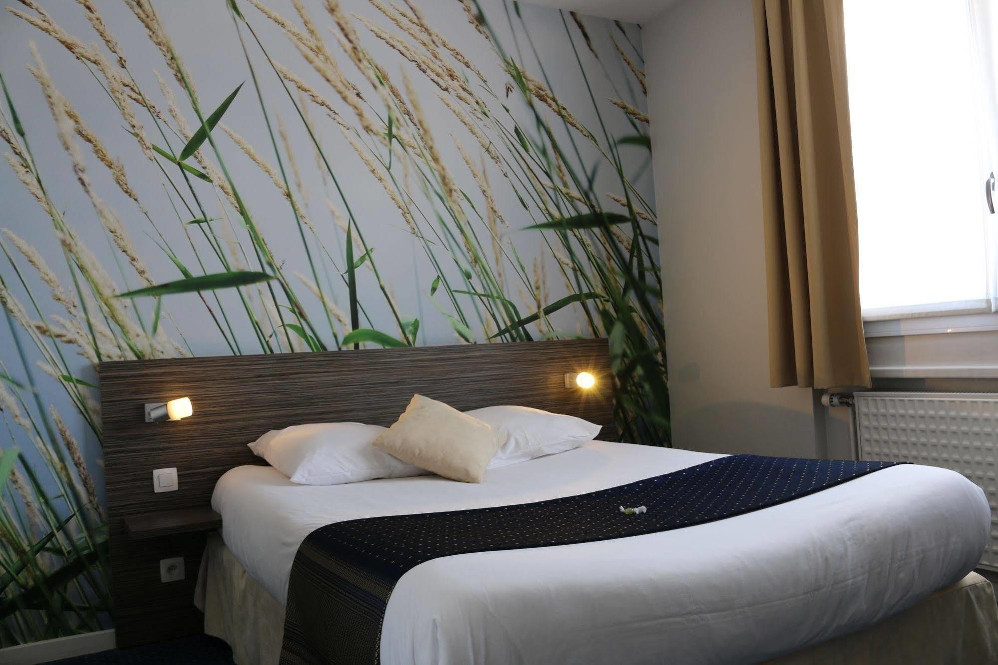 The Originals City, Hotel Dau Ly, Lyon Est Bron Exterior photo