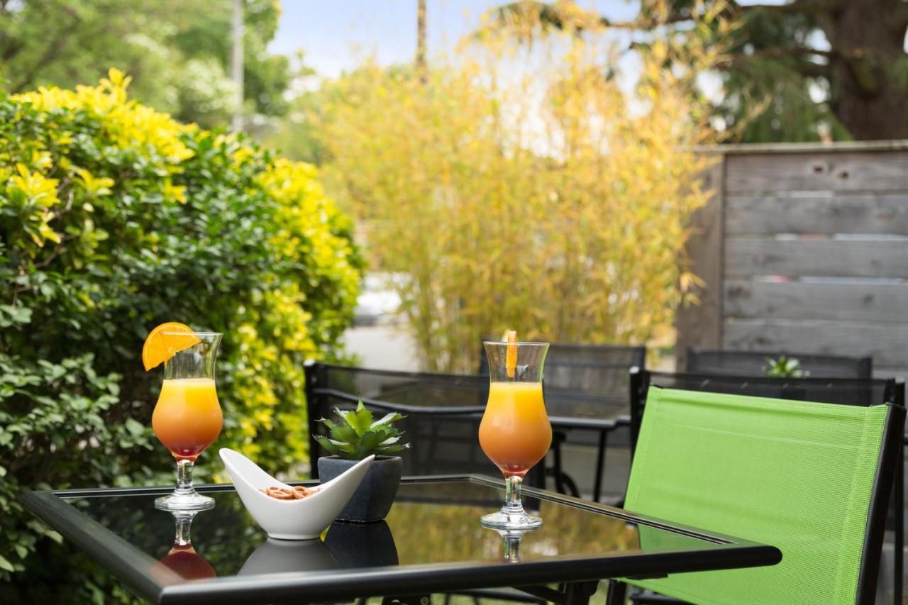 The Originals City, Hotel Dau Ly, Lyon Est Bron Exterior photo